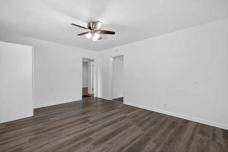 Building Photo - 2036 McPherson Dr