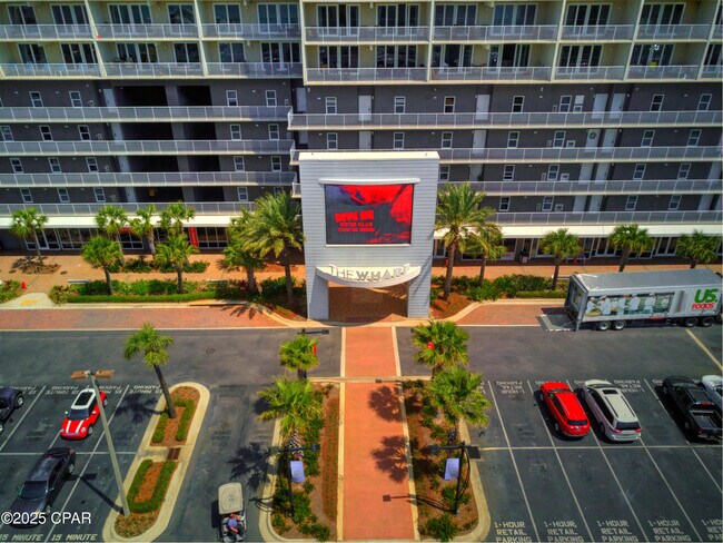 Building Photo - 9902 S Thomas Dr