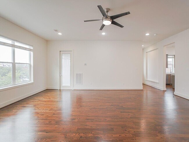 Building Photo - 2004 Rosedale St