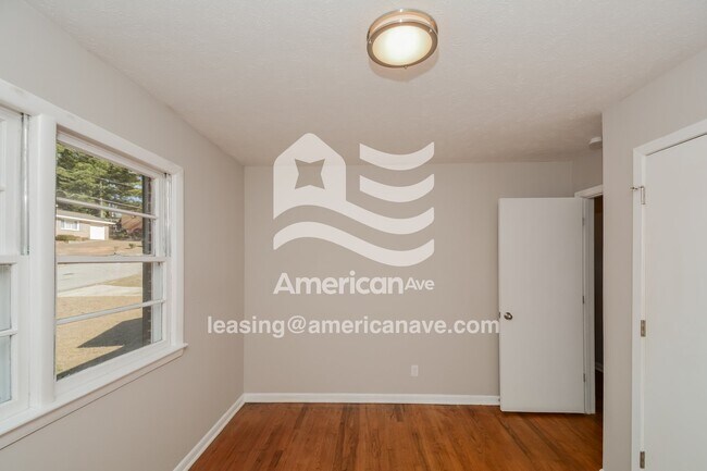Building Photo - 3237 Barksdale Rd