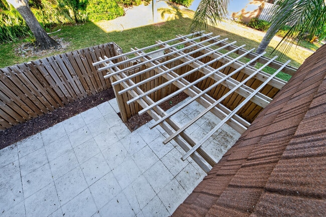 Building Photo - 1520 15th Ln