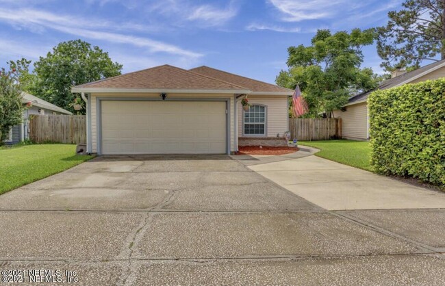 Building Photo - 1827 Wildwood Creek Ln