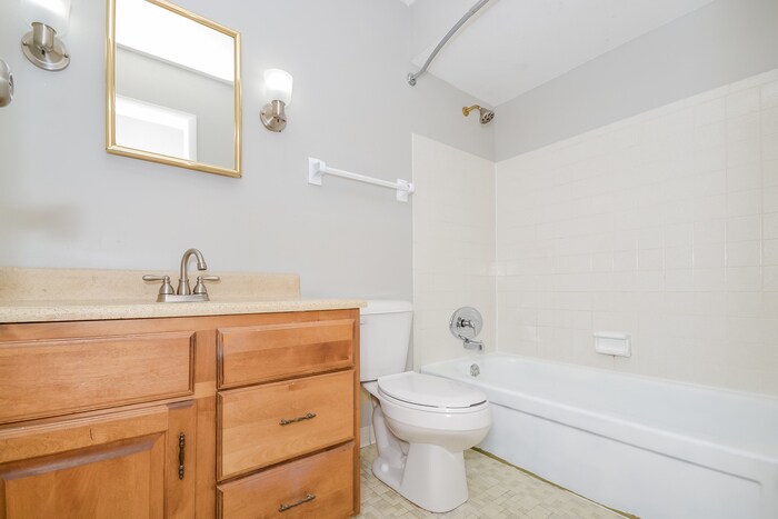 Building Photo - 8505 Goldfinch Way