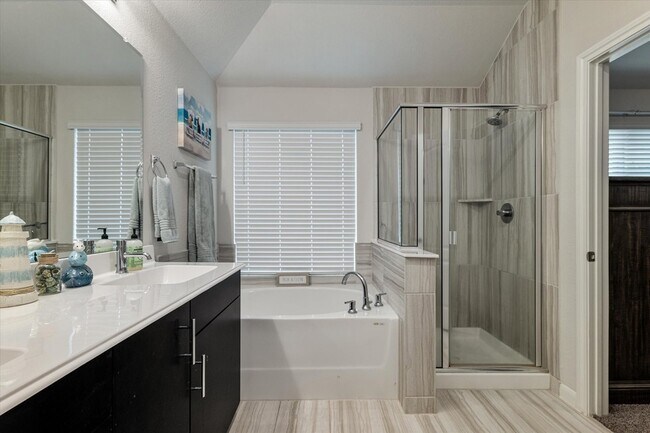Building Photo - 3225 Sioux Trl