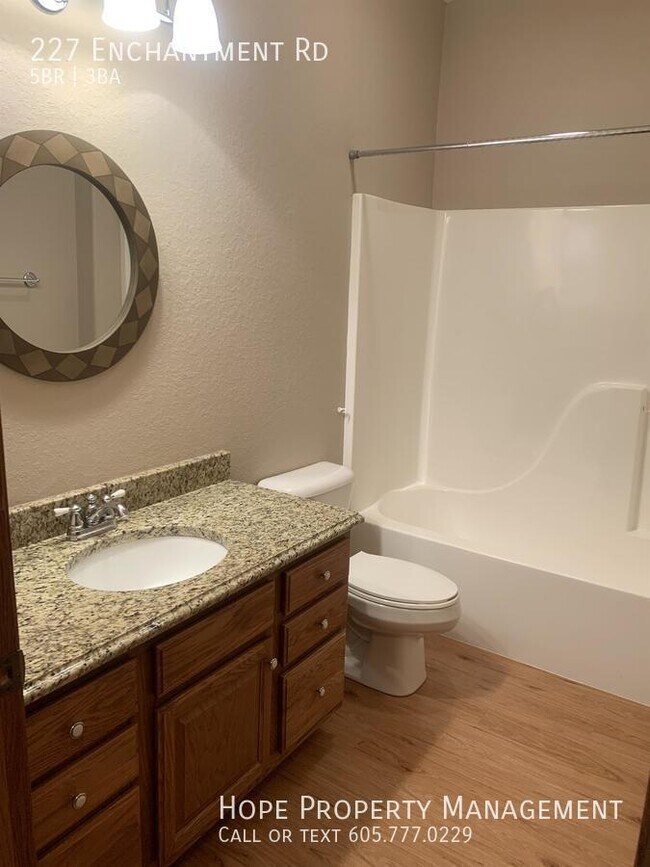 Building Photo - 227 Enchantment Rd