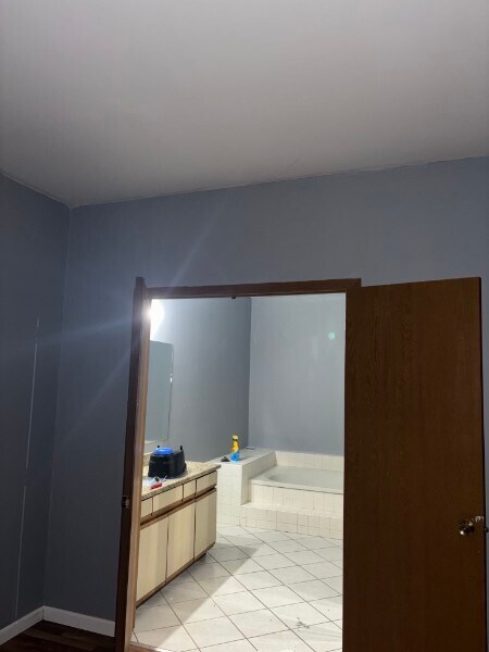 Building Photo - 1705 Chesapeake Ln