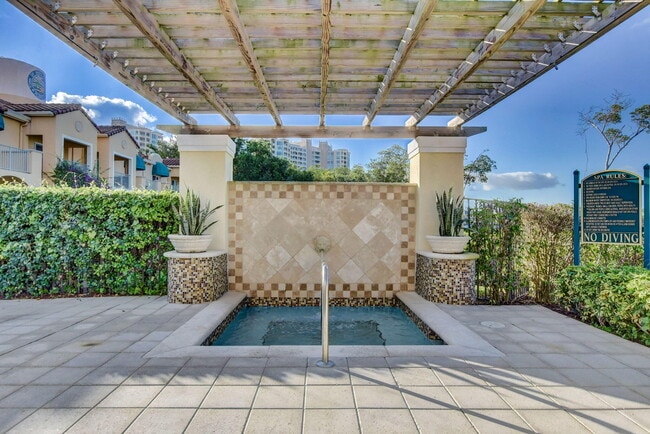 Building Photo - 3606 S Ocean Blvd