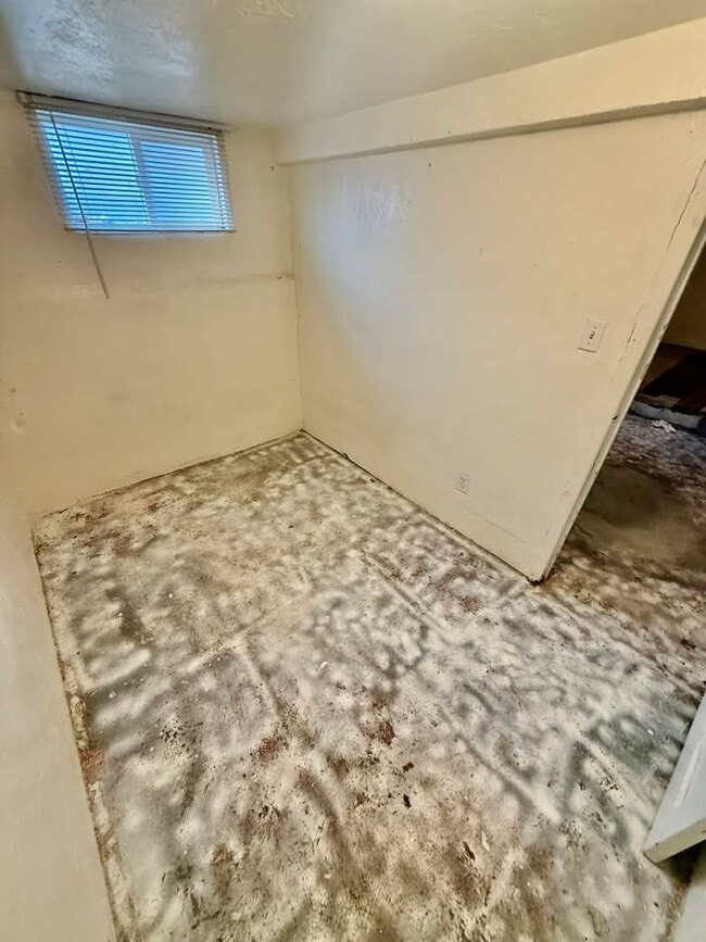 Building Photo - Updated 1 bedroom for rent neat Idaho State.