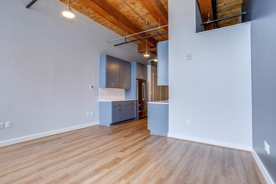 Building Photo - 63 Melcher St