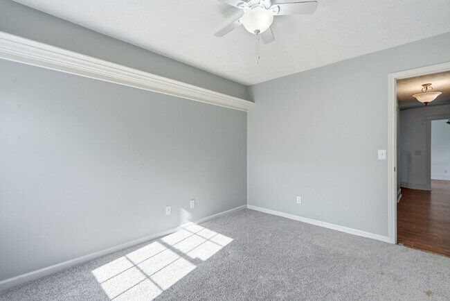 Building Photo - 121 Mill Ct