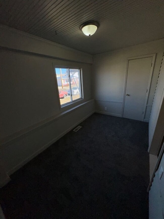 Building Photo - 14 W Tennessee St