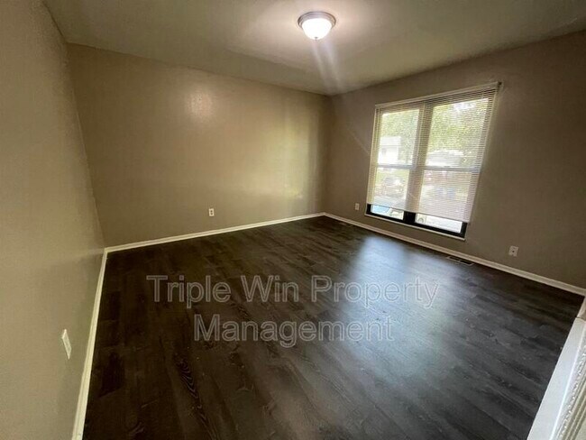 Building Photo - 1464 Monopoly Dr