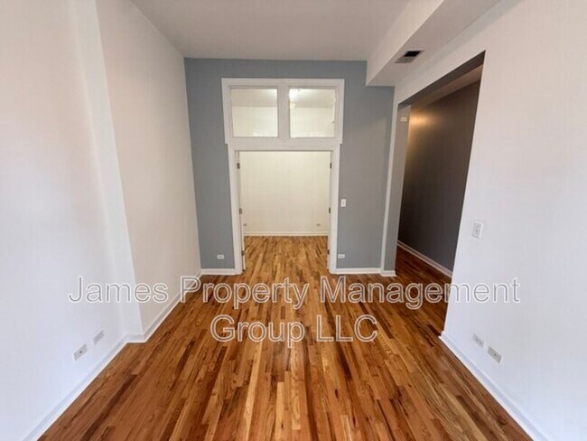 Building Photo - 2213 W Washington Blvd
