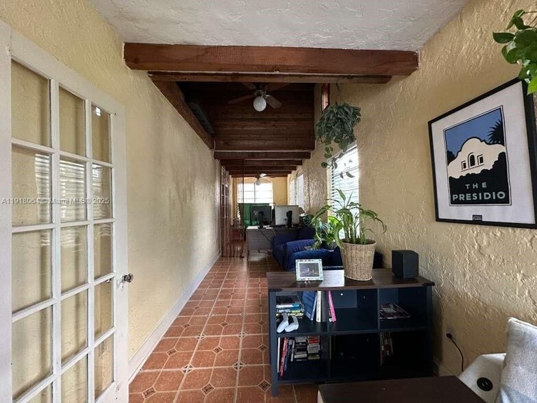 Building Photo - 514 Palermo Ave