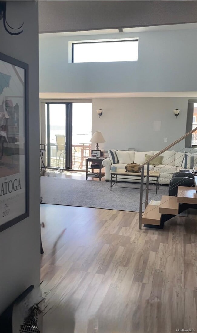 Building Photo - 750 W Broadway