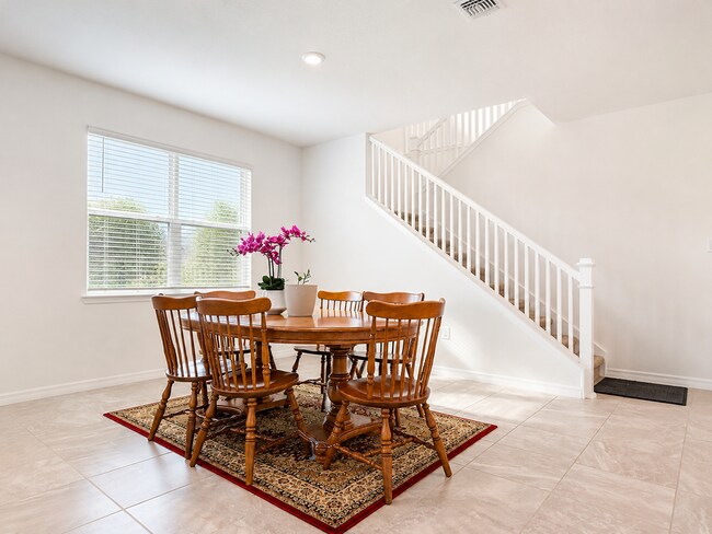 Building Photo - Experience modern & expansive living in this corner-lot 5Bedrooms/3.5Bath home at Ocala!