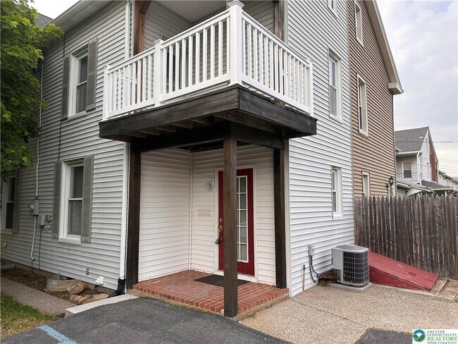 Building Photo - 680 Chestnut St