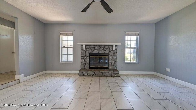 Building Photo - 122 Galiano Ct