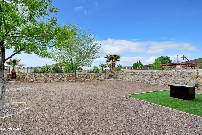 Building Photo - 7355 Via Canutillo Dr