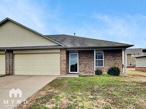 Building Photo - 3515 E Fairmont St