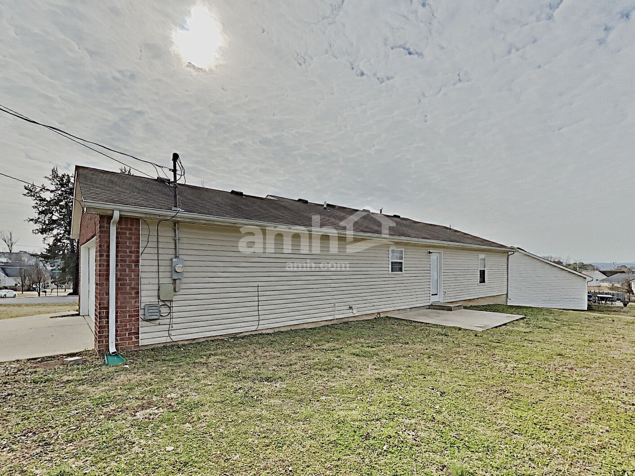 Building Photo - 1200 Larzelere Ln