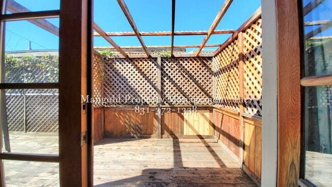 Building Photo - 2-Bedroom PLUS Loft Home Downtown Monterey