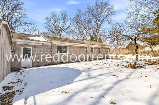 Building Photo - 7026 Kimberly Ln