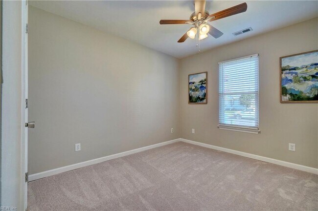Building Photo - 624 Willow Bend Dr