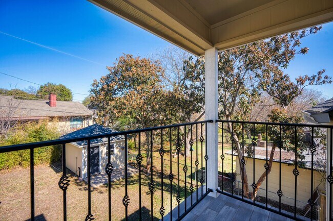 Building Photo - Classic home in the heart of Terrell Heights