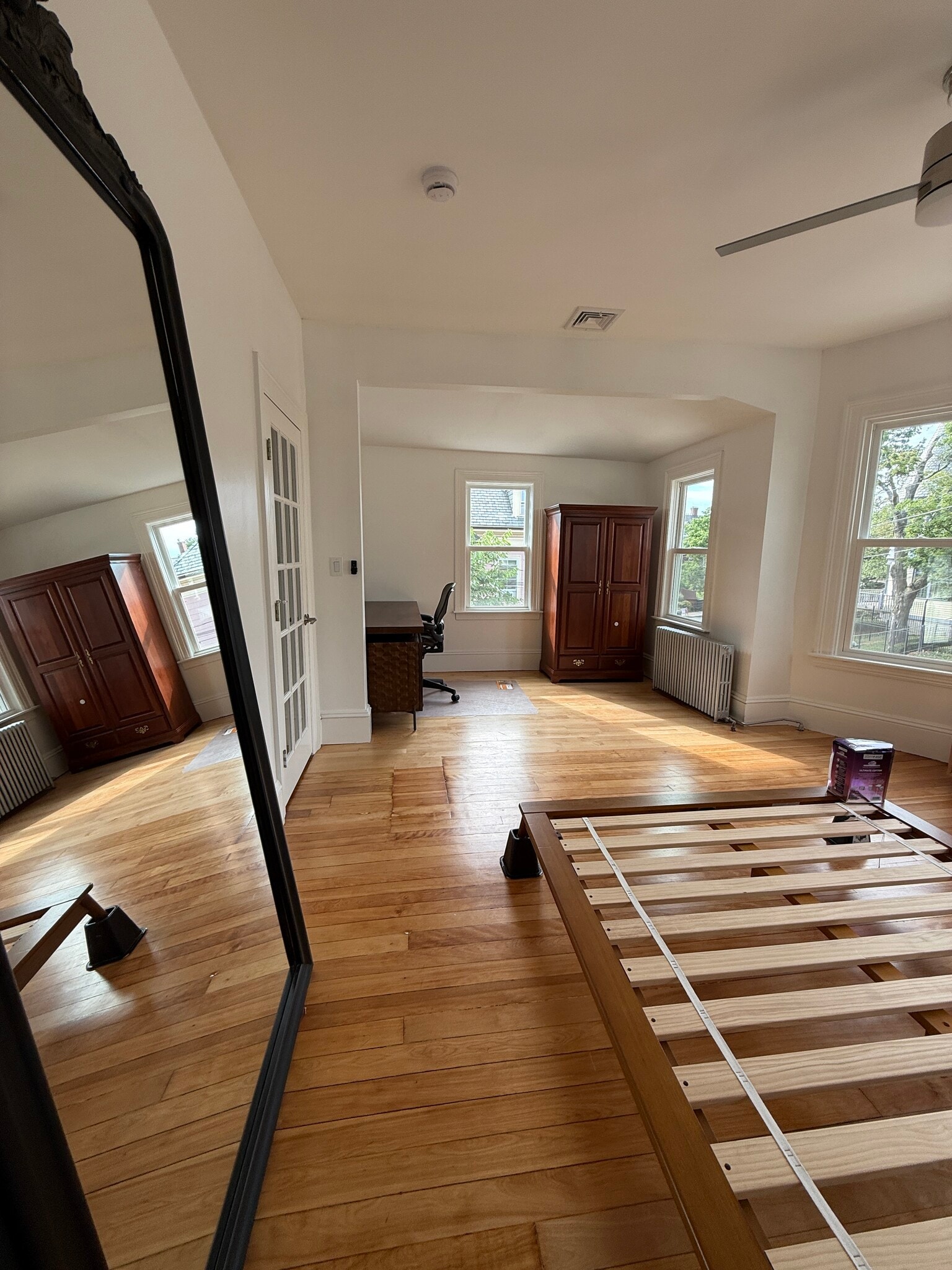 Building Photo - 96 Munroe St