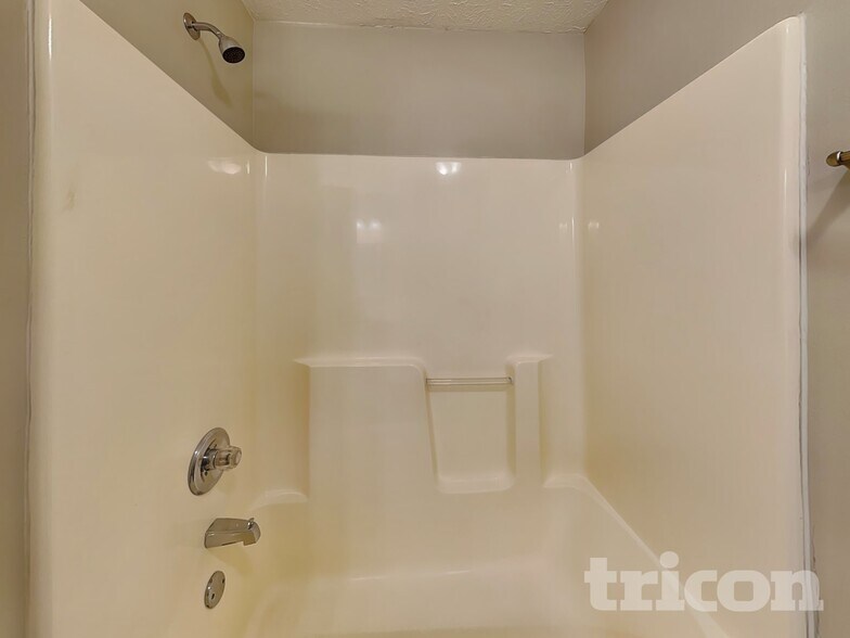 Building Photo - 10931 Cimmaron Ct