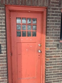 Building Photo - 1106 E Lake Rd