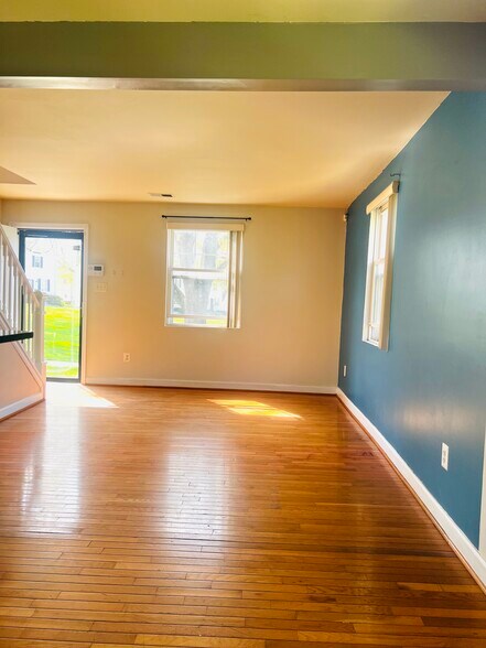 Building Photo - 6900 Hawthorne St