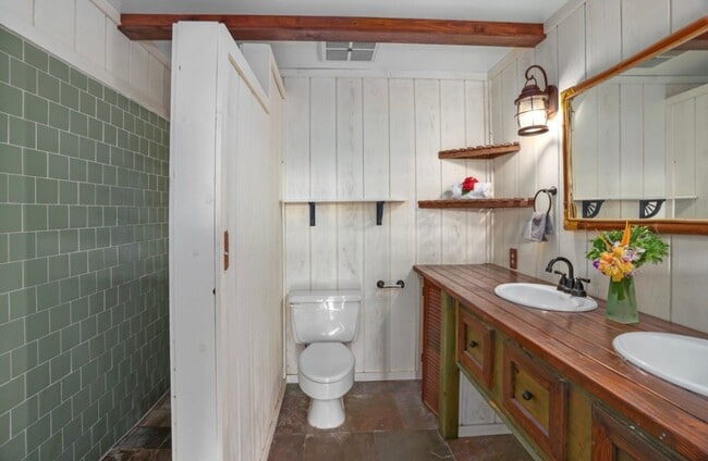 Building Photo - Kalaheo 3 bed 2 bath Condo