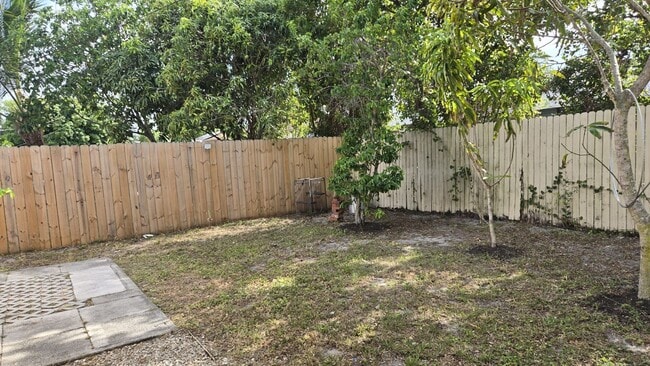 Building Photo - 6511 Seminole Dr