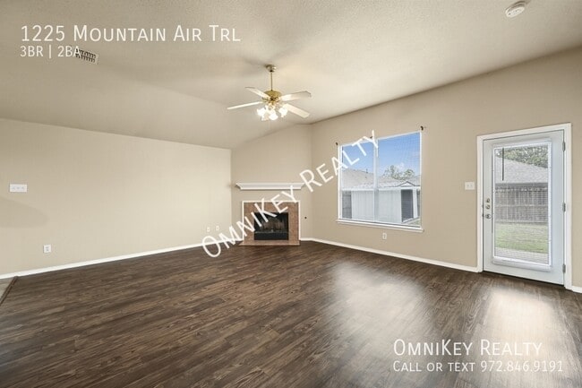 Building Photo - 1225 Mountain Air Trail
