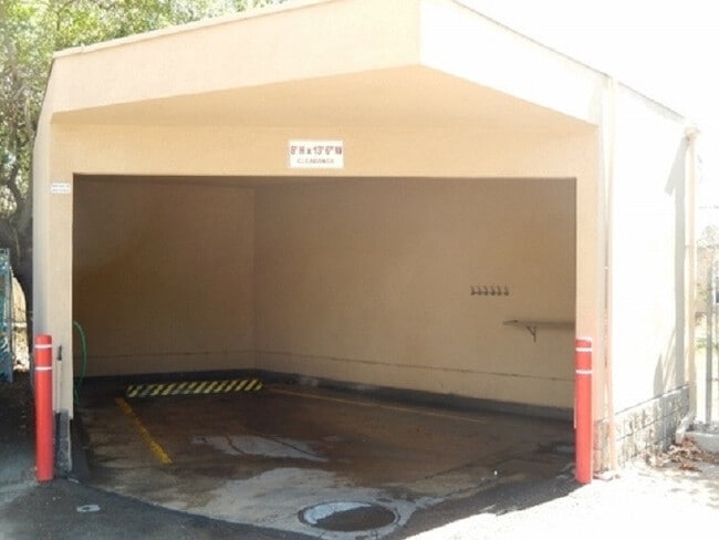 Building Photo - Updated 2 Bed, 1.5 Bath in La Mesa!! Water/Trash Included