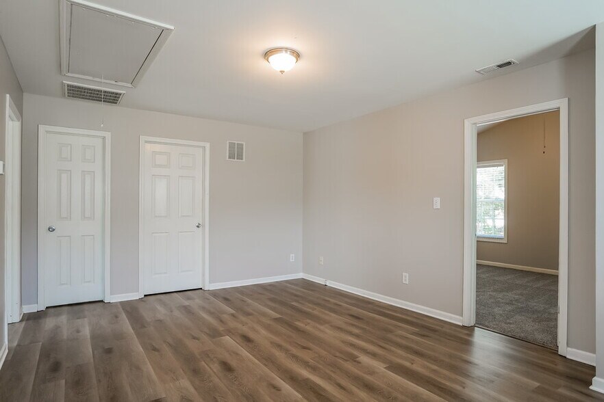 Building Photo - 402 Star Ruby Dr