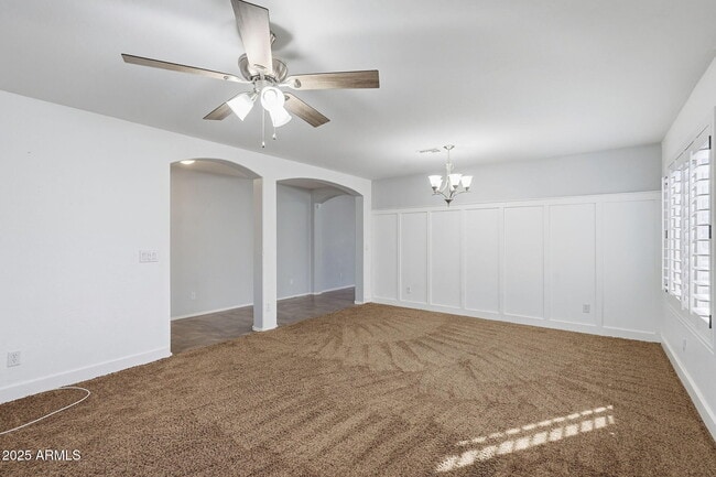 Building Photo - 21663 E Via Del Rancho Rd