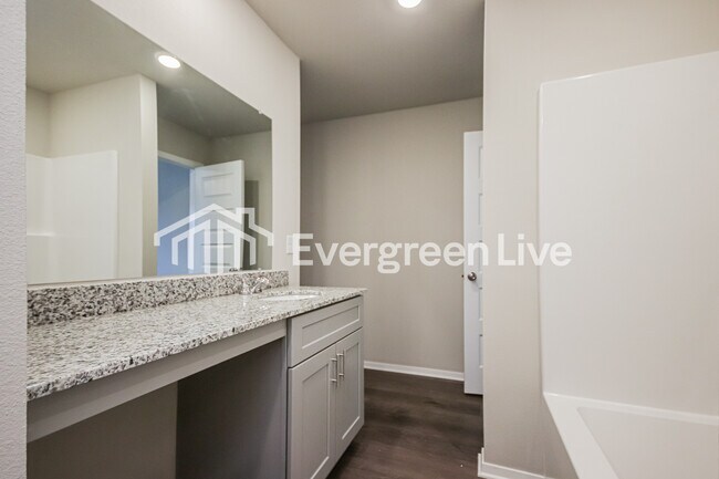 Building Photo - 6615 NW Kathleen St