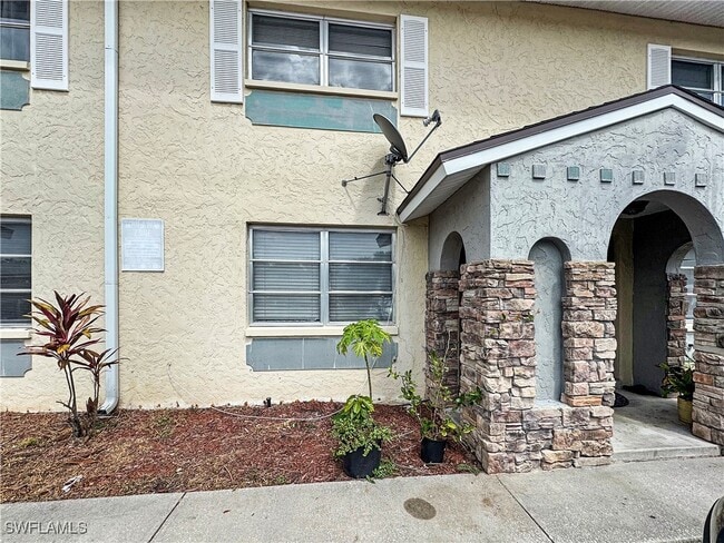 Building Photo - 6635 Warwick Cir
