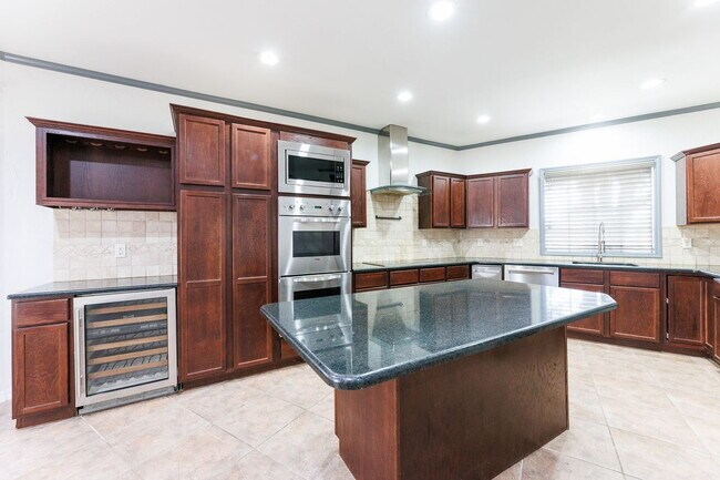 Building Photo - Spacious 3-Bedroom in Gated Community