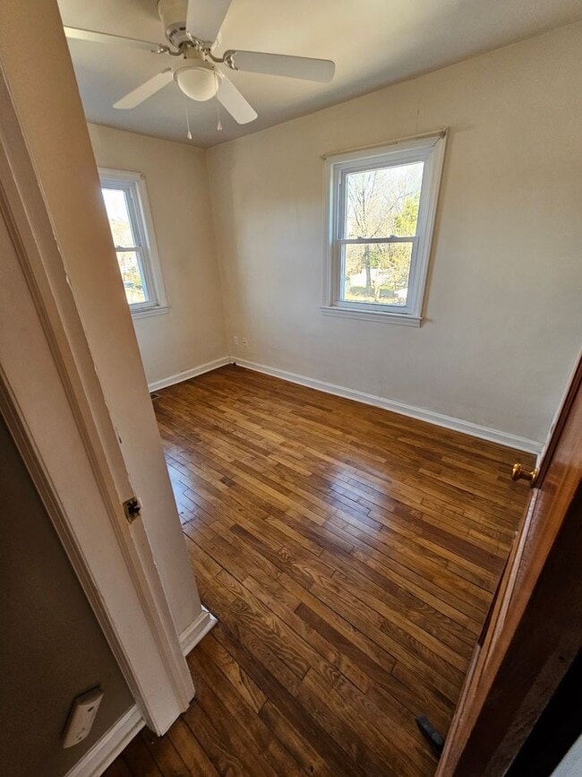 Building Photo - Newly Renovated 3-Bedroom Townhome with Chic Features