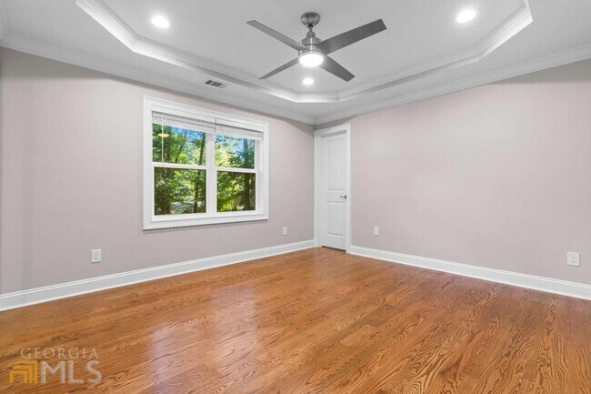 Building Photo - 1841 Gainsborough Dr