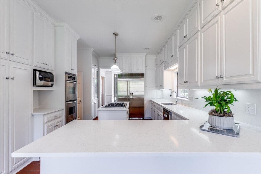Building Photo - 3201 Saint Johns Dr