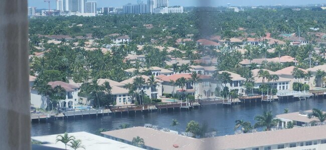 Building Photo - 2501 S Ocean Dr