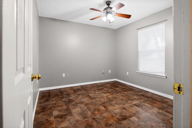 Building Photo - 203 8th Ave