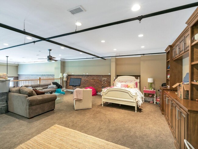 Building Photo - 1467 Market St