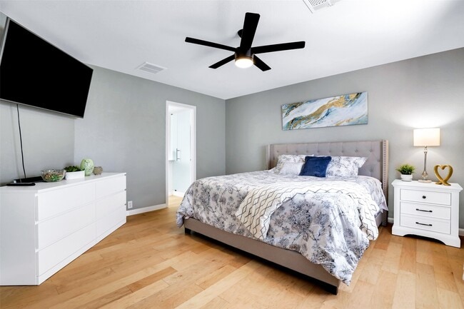 Building Photo - 15767 Cotton Tail Ln