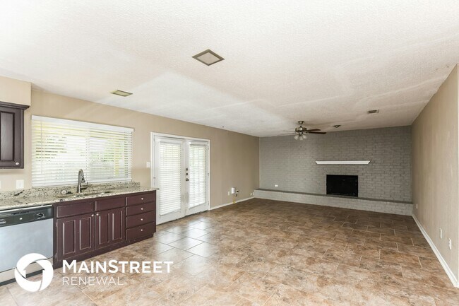 Building Photo - 6800 Penhurst Dr